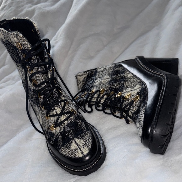 Tory Burch Miller Wool Lug Sole Heeled Lace-Up Boots NWOT 9.5 - Picture 6 of 11